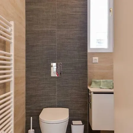 Apartment Tradition And Modernity Combined In A Three Bedroom Two Bathroom Lux